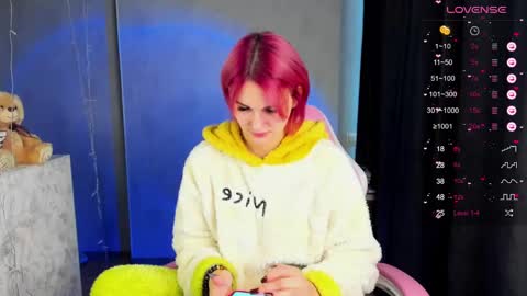 Suzanna Snow online show from 30, 1, 2025