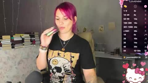 Suzanna Snow online show from 24, 9, 2025