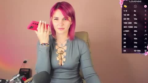 Suzanna Snow online show from 21, 10, 2025