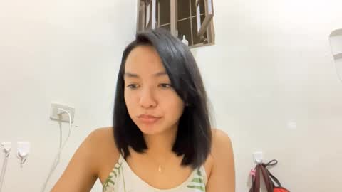 Snapshot of charamaracle chatting on 6, 4, 2026 Elly online show from 6, 4, 2026