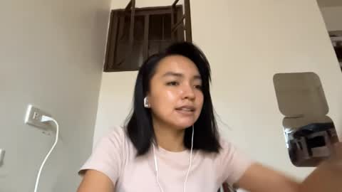 Snapshot of charamaracle chatting on 7, 4, 2026 Elly online show from 7, 4, 2026