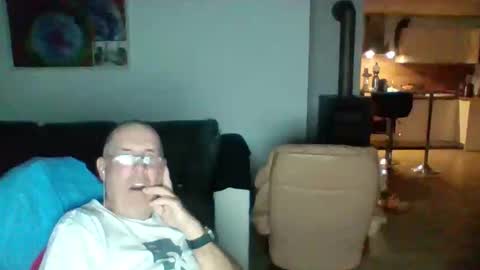 Snapshot of charles6064 chatting on 2, 6, 2026 charles6064 online show from 2, 6, 2026