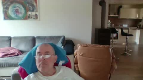 Snapshot of charles6064 chatting on 6, 6, 2026 charles6064 online show from 6, 6, 2026