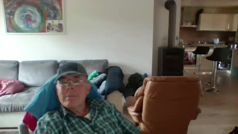 Snapshot of charles6064 chatting on 11, 6, 2026 charles6064 online show from 11, 6, 2026