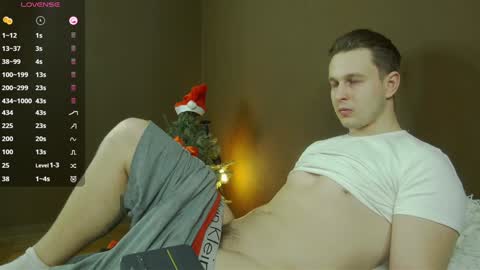 Snapshot of charlie_smiley chatting on 4, 1, 2025 Charlie Smiley online show from 4, 1, 2025