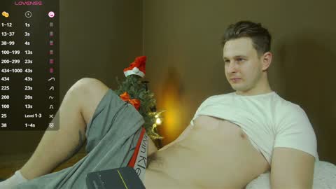 Snapshot of charlie_smiley chatting on 4, 1, 2025 Charlie Smiley online show from 4, 1, 2025