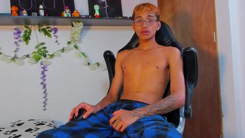 Charles Russo online show from 8, 2, 2025