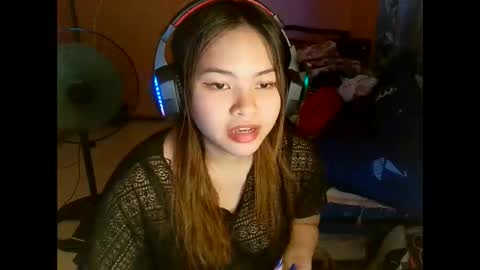 Snapshot of charlincadorna125 chatting on 20, 12, 2025 Sweetieeche online show from 20, 12, 2025