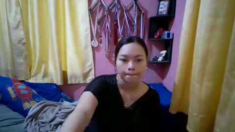 Snapshot of charlincadorna125 chatting on 7, 4, 2026 Sweetieeche online show from 7, 4, 2026