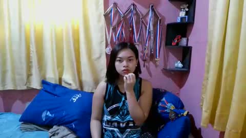 Snapshot of charlincadorna125 chatting on 9, 4, 2026 Sweetieeche online show from 9, 4, 2026