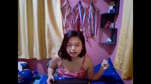 Snapshot of charlincadorna125 chatting on 10, 4, 2026 Sweetieeche online show from 10, 4, 2026