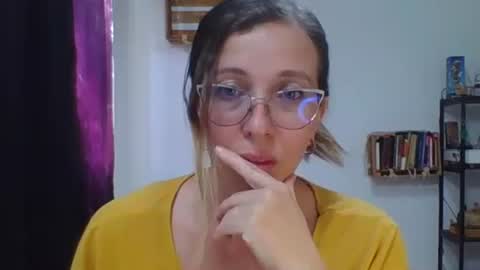 Snapshot of charlot_ponze chatting on 21, 10, 2025 charlott online show from 21, 10, 2025