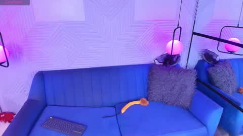 Snapshot of charlotte_2015 chatting on 25, 10, 2025 ambar online show from 25, 10, 2025