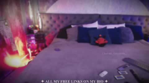 Charlotte online show from 25, 9, 2025