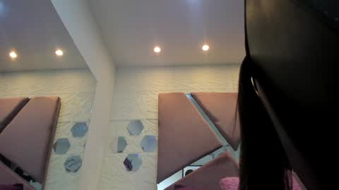 Charlotte Icee online show from 29, 12, 2024