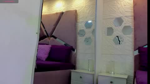 Charlotte Icee online show from 27, 9, 2025