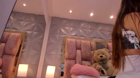 Charlotte Icee online show from 23, 3, 2026