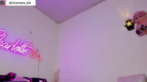 Snapshot of charlotte_r69 chatting on 28, 5, 2026 Charlotte online show from 28, 5, 2026