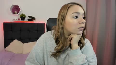 Snapshot of charlottelabouff chatting on 19, 2, 2025 Charlotte online show from 19, 2, 2025