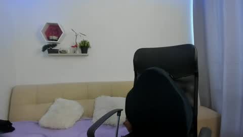 Snapshot of charlottelabouff chatting on 16, 6, 2026 Charlotte online show from 16, 6, 2026