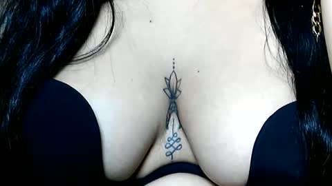 charlottequeen_21 online show from 10, 3, 2026