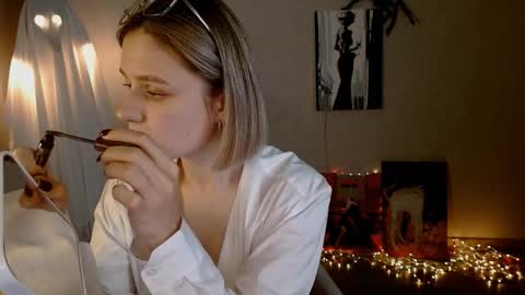 Michelle  online show from 28, 10, 2025