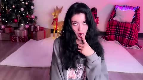 JASMINE   usually going live about 2 am UTC  online show from 25, 12, 2024