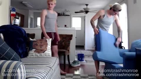 Crash Monroe online show from 27, 7, 2026