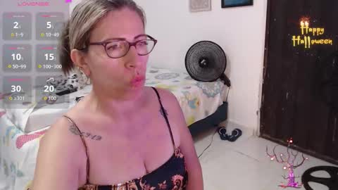 CHAYLA VICTORIA RUIZ  online show from 17, 10, 2025