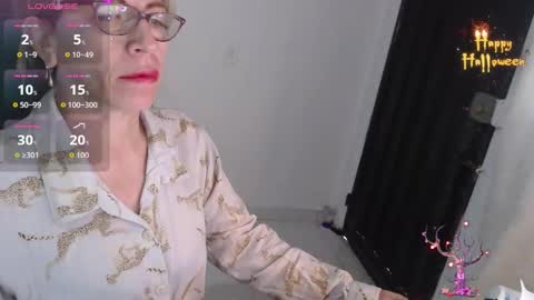 CHAYLA VICTORIA RUIZ  online show from 7, 11, 2025