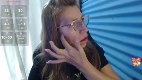 CHAYLA VICTORIA RUIZ  online show from 15, 4, 2026