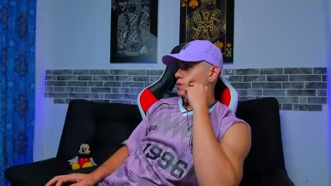 Snapshot of chepe_fit chatting on 2, 3, 2025 chepe vause online show from 2, 3, 2025