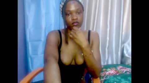 Snapshot of cherry_xchaos chatting on 29, 6, 2026 Sophie online show from 29, 6, 2026