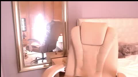 Anna online show from 5, 12, 2025