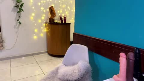 cherryjinx online show from 15, 4, 2026