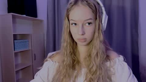 Evie online show from 30, 10, 2025