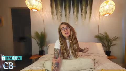 Chevi Blue online show from 23, 1, 2025