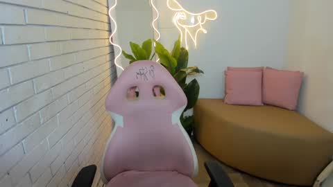 Chiara  online show from 9, 2, 2025