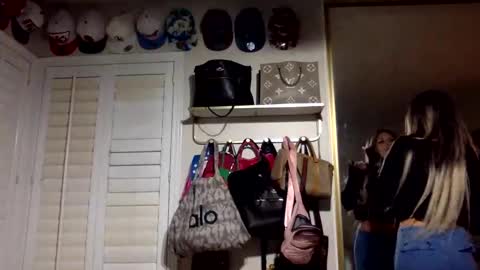 Snapshot of chicagobabe312 chatting on 27, 11, 2025 chicagobabe312 online show from 27, 11, 2025