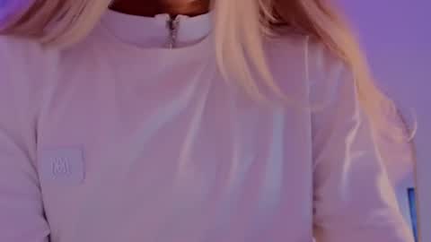 Chloe online show from 7, 7, 2026