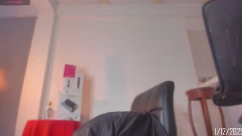 chloe_cooperr online show from 2, 12, 2025