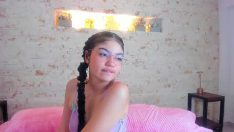 Snapshot of chloe_cortez chatting on 23, 5, 2026 chloe online show from 23, 5, 2026