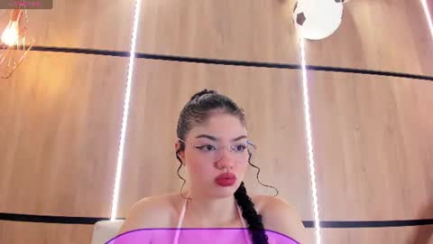 Snapshot of chloe_cortez chatting on 2, 7, 2026 chloe online show from 2, 7, 2026