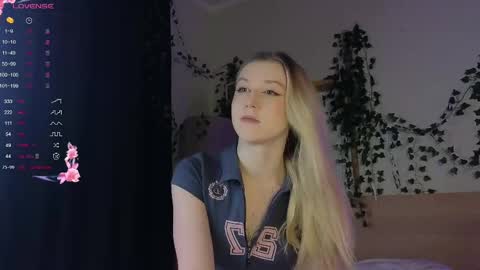 Arianaa Mourrr online show from 9, 3, 2025