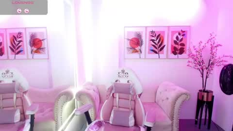 Chloe  online show from 11, 5, 2026