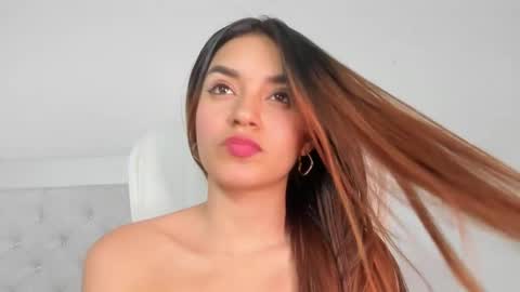 CHLOE online show from 20, 2, 2025