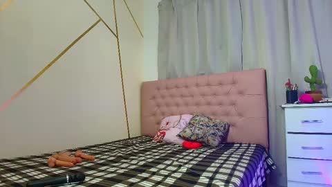 Snapshot of chloe_swarts chatting on 4, 6, 2026 Lulu online show from 4, 6, 2026