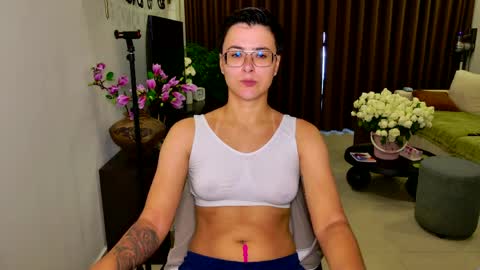 Snapshot of chloe_x_ chatting on 23, 5, 2026 Eva and Sandra online show from 23, 5, 2026