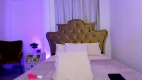 Chloe online show from 5, 12, 2024