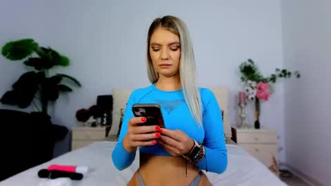 Chloe online show from 1, 10, 2025